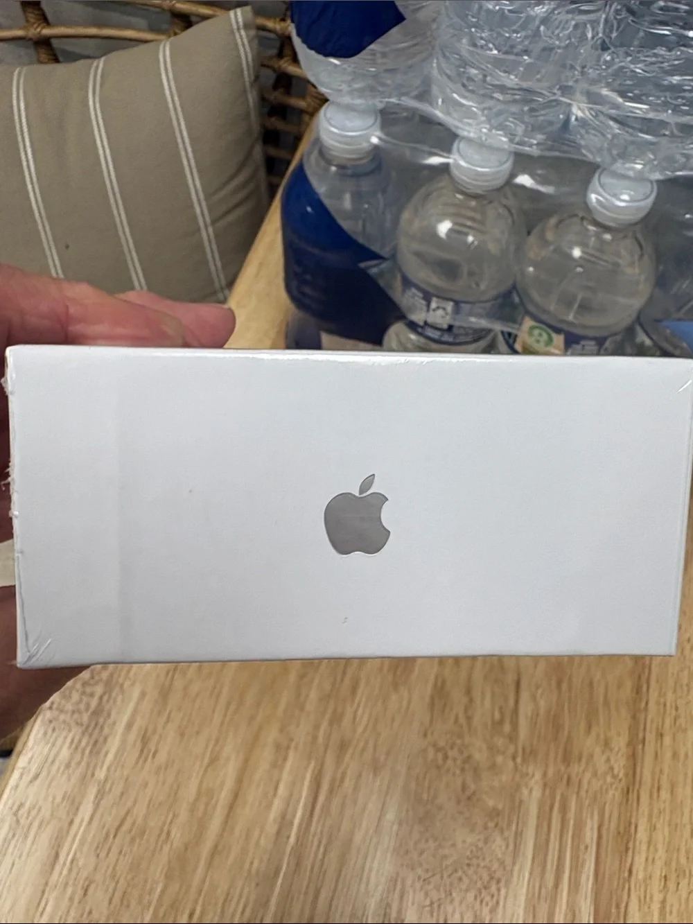 Apple Wireless Earbuds in White